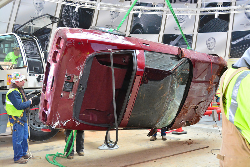 Illustration for article titled Check Out These Amazing Photos From The Corvette Sinkhole Recovery